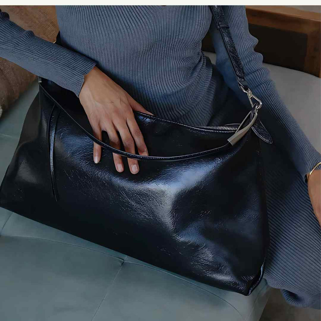 VEGAN LEATHER BAG WITH SCRUNCH TIE DETAILS